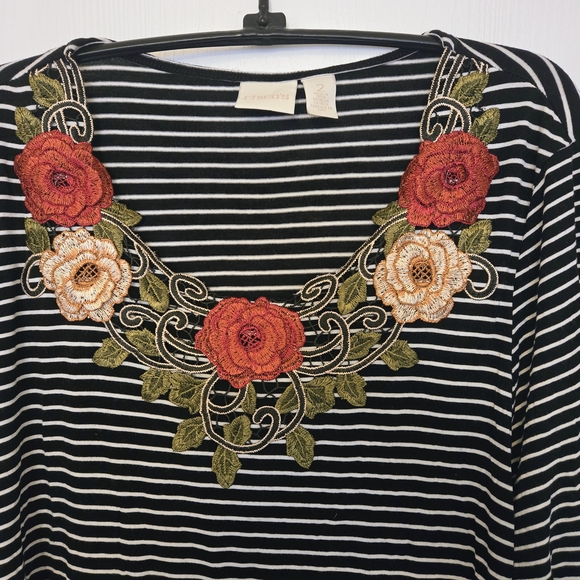 Chico's Black and White Striped Top with‎ Floral Detail Size 2/L - Picture 2 of 5